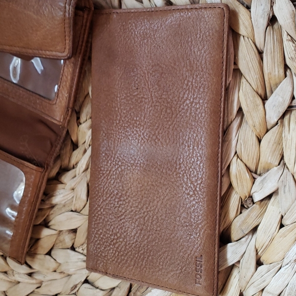 Vintage Fossil Leather Wallet w/ Checkbook - Picture 5 of 10